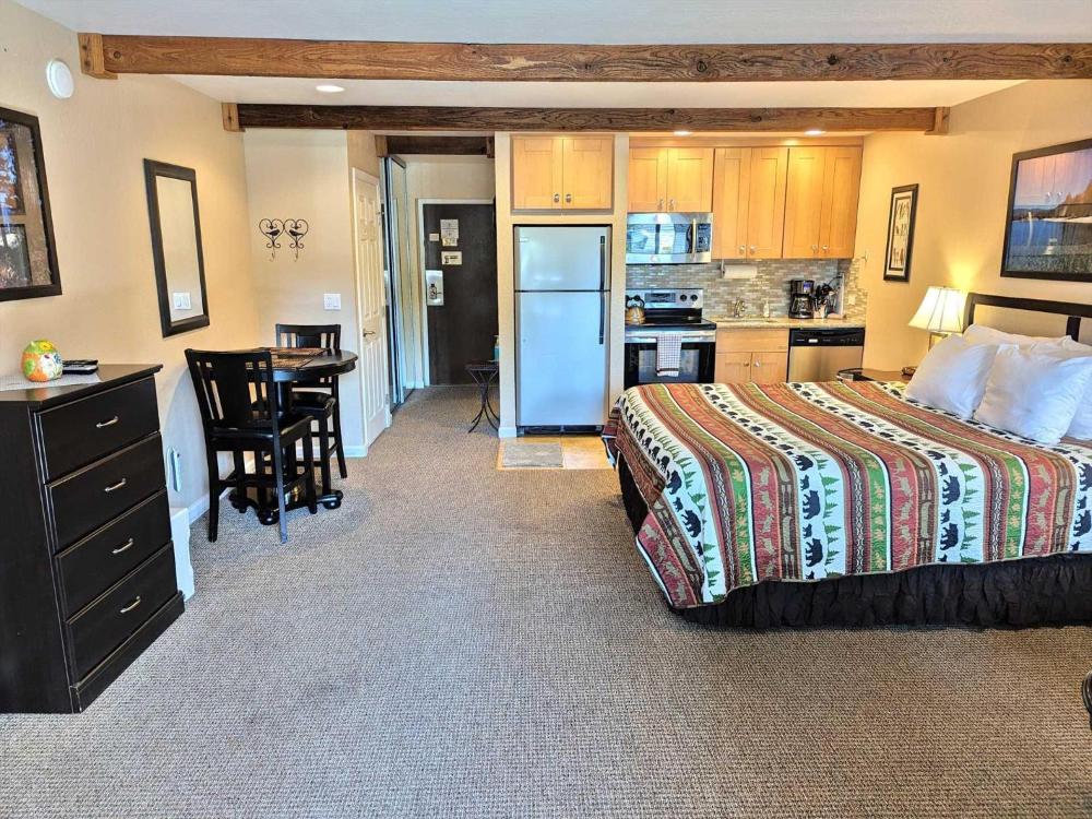 Lakeland Village #110